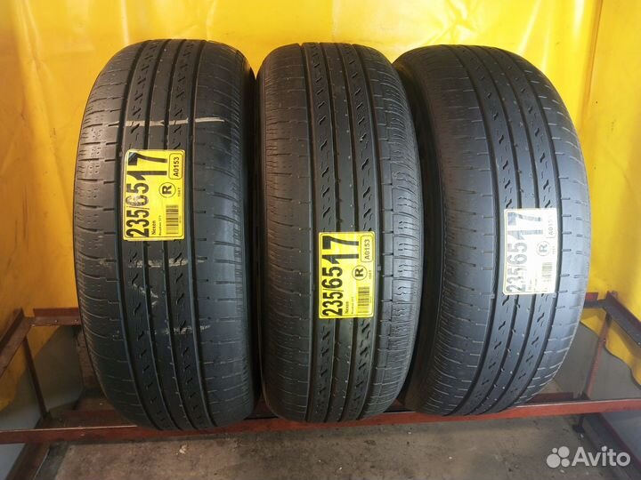 Nexen Roadian 571 235/65 R17 104T