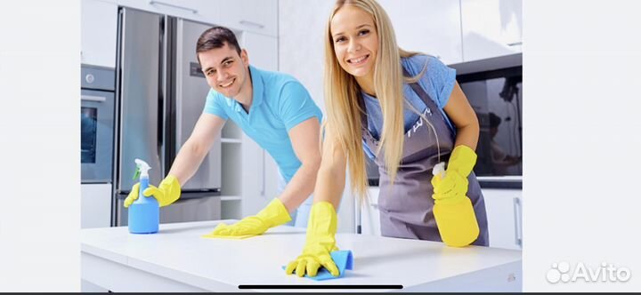 Уборщица зала в кафе, посудомойщица