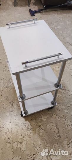 Этажерка на колесиках