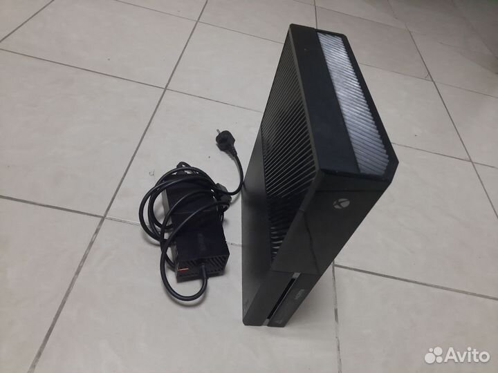 Xbox One.1Tb.(без джостика)