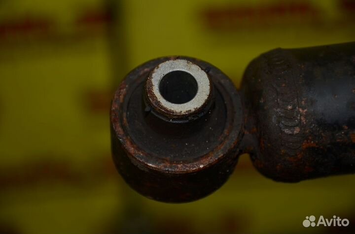 Амортизаторы задние комплект Toyota Auris E150