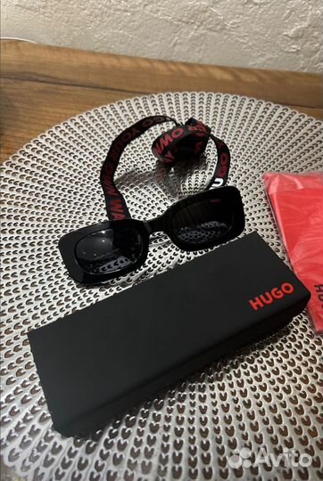 Очки Hugo