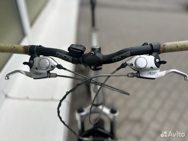 Горный велосипед gt двухподвес