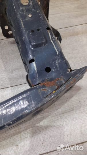 Усилитель переднего бампера Ford Focus 2