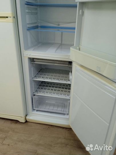 Холодильник бу indesit