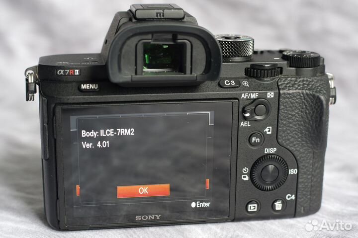 Sony a7RII + батблок и аксессуары