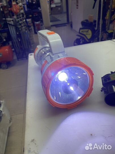 Кемпинговый фонарь на аккумуляторе