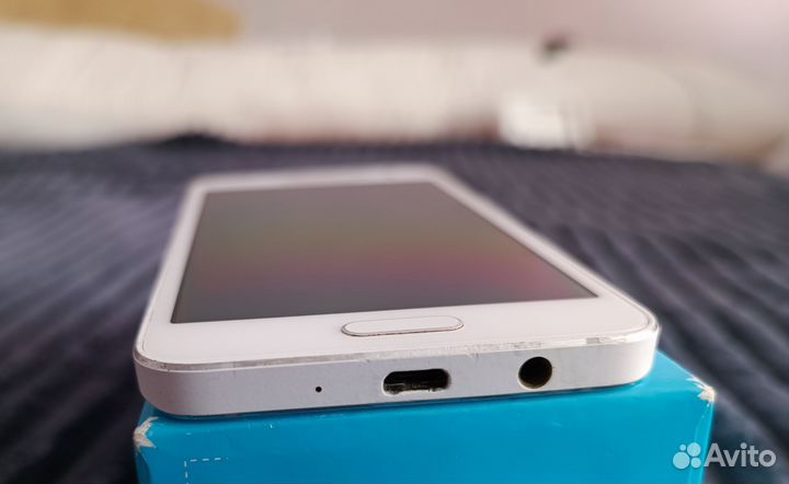 Samsung Galaxy A3 SM-A300F, 16 ГБ