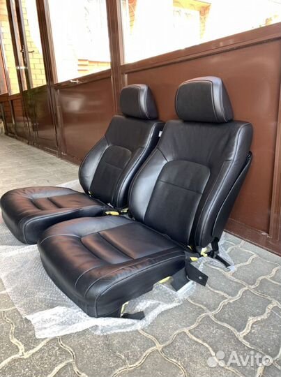 Сиденья Toyota Land Cruiser 200