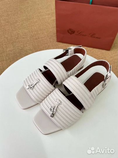 Сандалии плетёные Loro Piana Charms