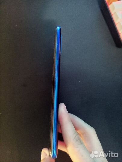 Телефон б/у. Honor 10i