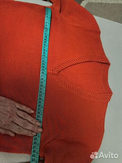 Свитер шерстяной женский