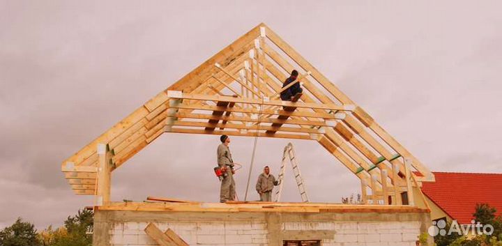 Строительная бригада возможно с нашим материалом