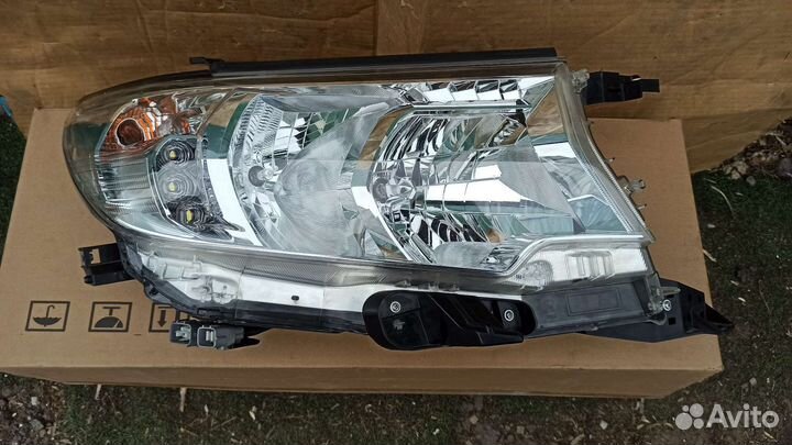 Фара правая Toyota Prado 150 с 2017г - Новая