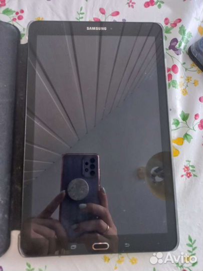 Samsung планшет