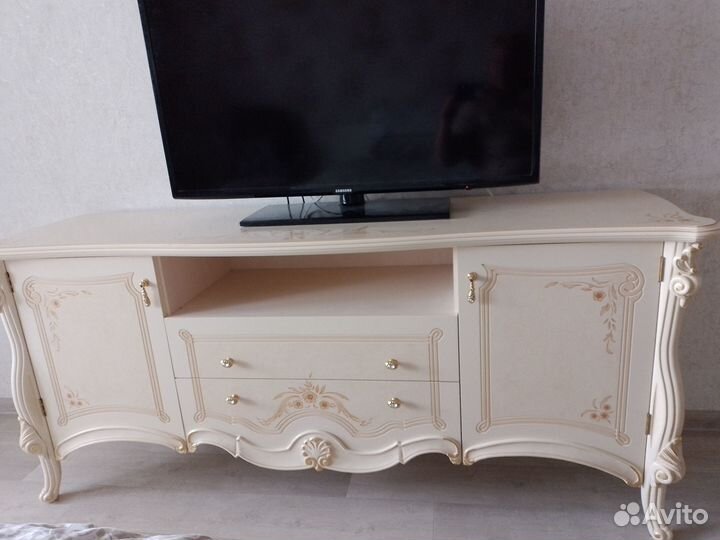 Тумба под телевизор