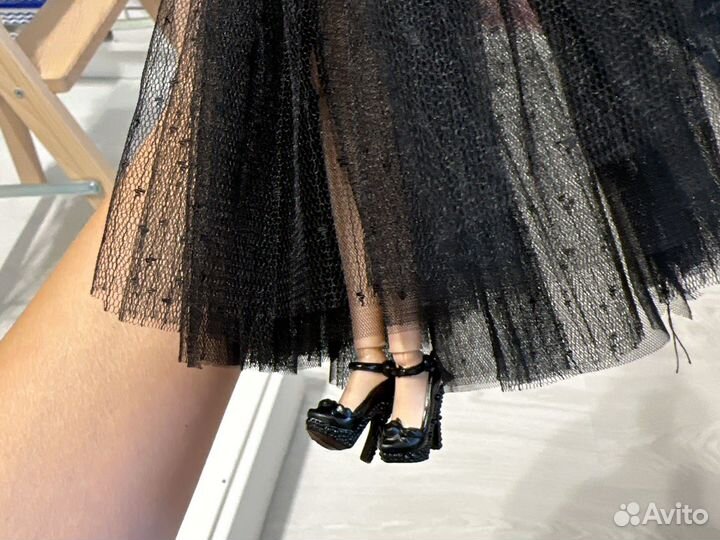 Barbie инвалид и BMR высокая азиатка