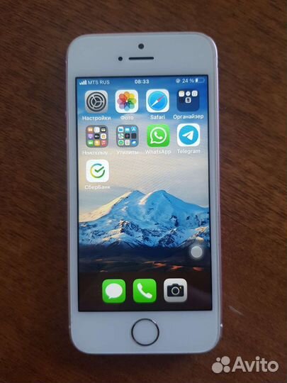 Телефон iPhone SE 2016