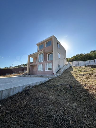 Дом 286 м² на участке 9,5 сот.