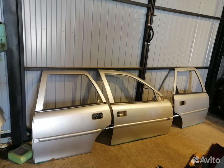 Дверь задняя Opel Vectra B универсал