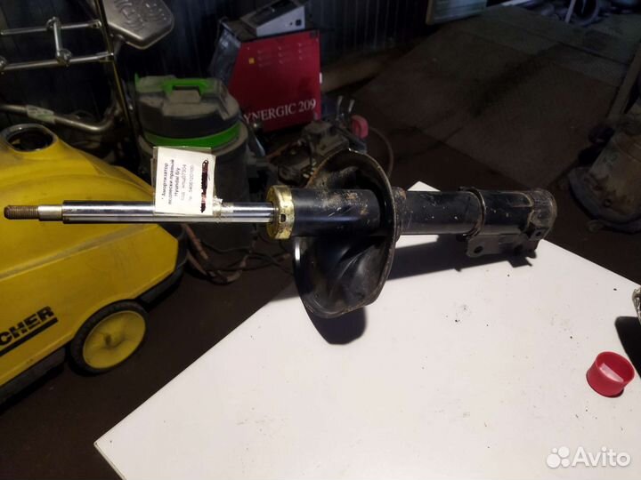 Амортизатор передний правый hyundai elantra (2000