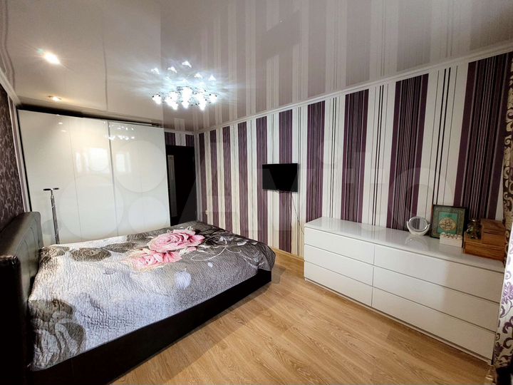 3-к. квартира, 81,7 м², 10/10 эт.