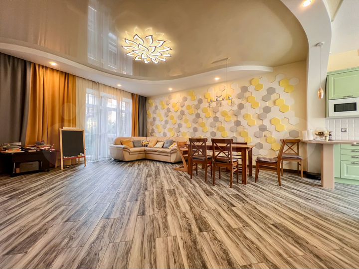 Таунхаус 240 м² на участке 4 сот.