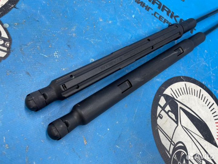 Амортизатор капота Mercedes-Benz C-Class WDD205