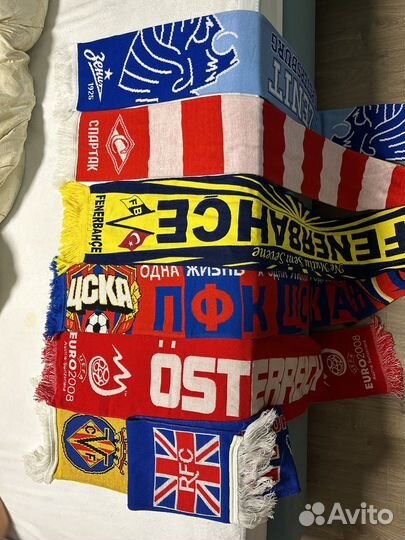 Коллекция футбольных матчевых шарфов