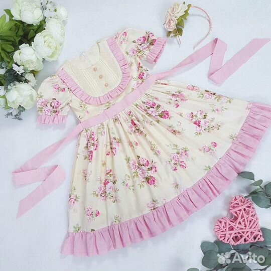 На заказ пошив женских и детских нарядов