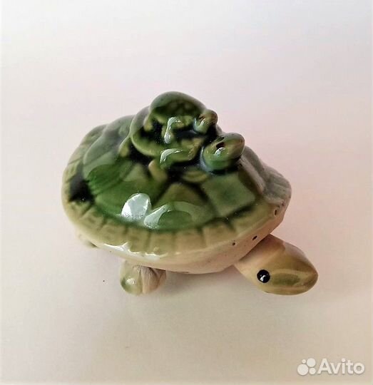 Фигурка черепахи с подвижной головой и лапками