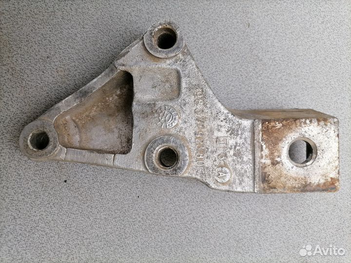 Кронштейн двигателя Citroen Xsara 2000-2005