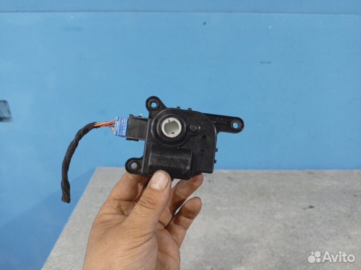 Моторчик заслонки печки Kia Ceed 1 (ED)