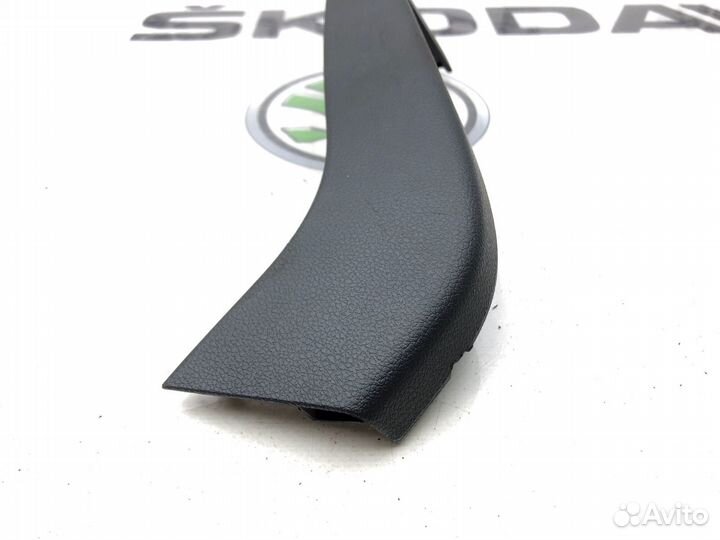 Накладка ручки двери левая Skoda Octavia A7 (5E)