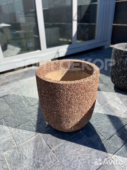 Вазон для цветов