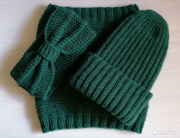 Изумрудный комплект шапка и снуд