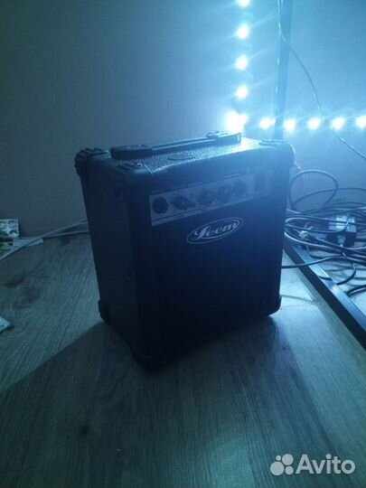 Гитарный комбоусилитель 10 Вт