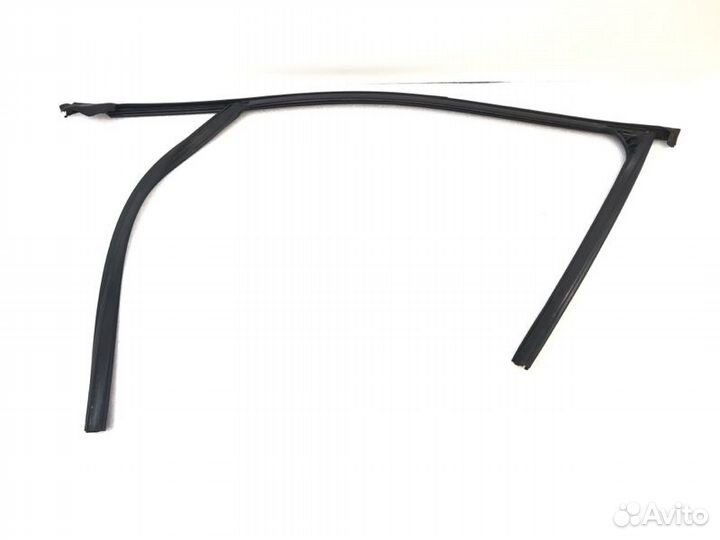 Уплотнитель стекла двери передний правый Bmw