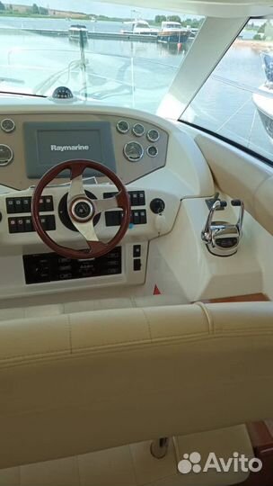 Моторная яхта Jeanneau Prestige 42 Flybridge