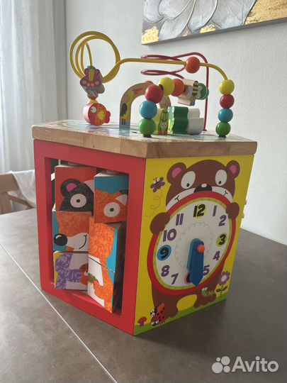 Бизикуб (бук)