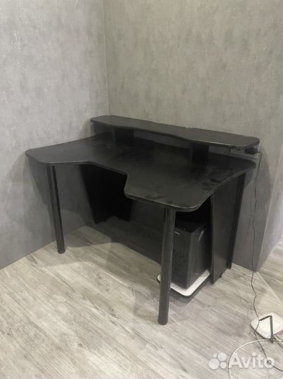 Компьютерный стол новый Game