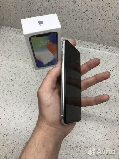 iPhone X, 64 ГБ