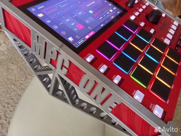 Грувбокс Akai MPC One +