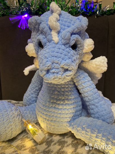 Дракон символ года вязаный ручной работы