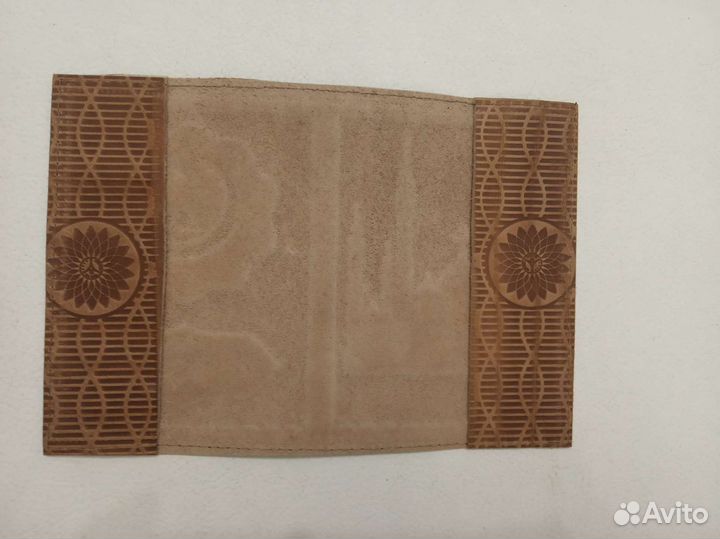 Кожаная обложка на паспорт