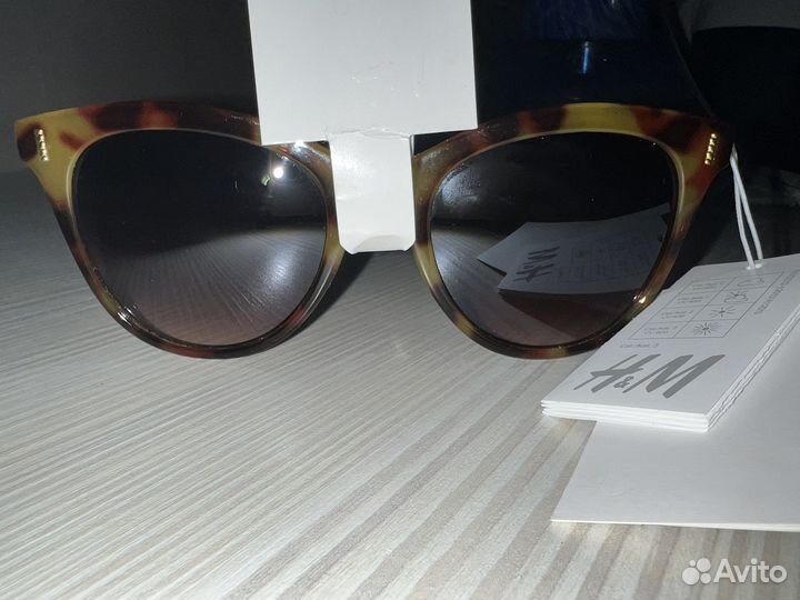 Солнцезащитные очки hm