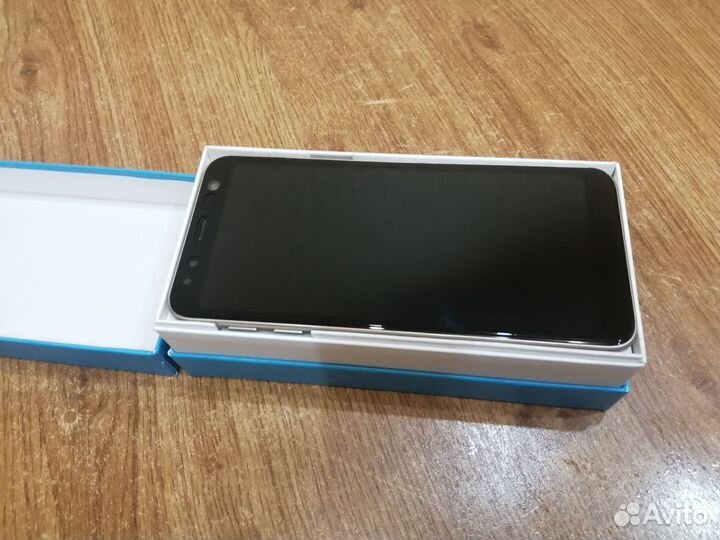 Samsung Galaxy J6 (2018), 4/64 ГБ