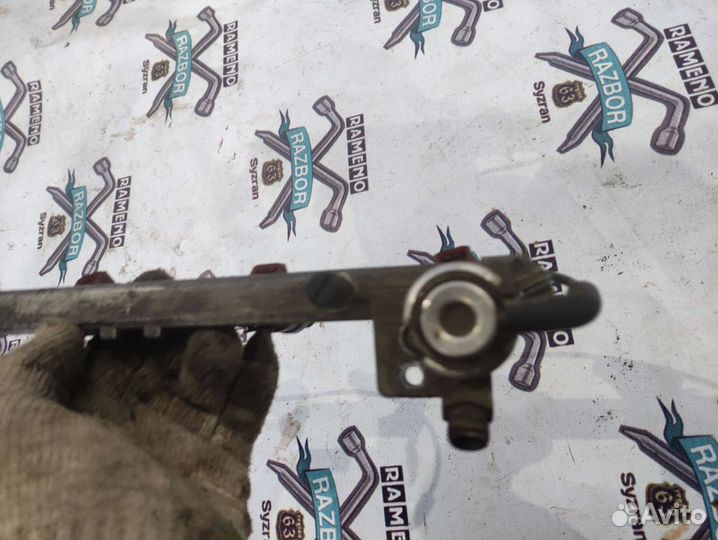 Топливная рампа Opel Vectra B