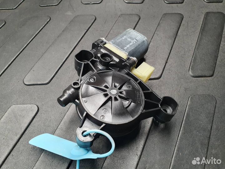 Моторчик стеклоподъемника Audi Q7 4M 2016