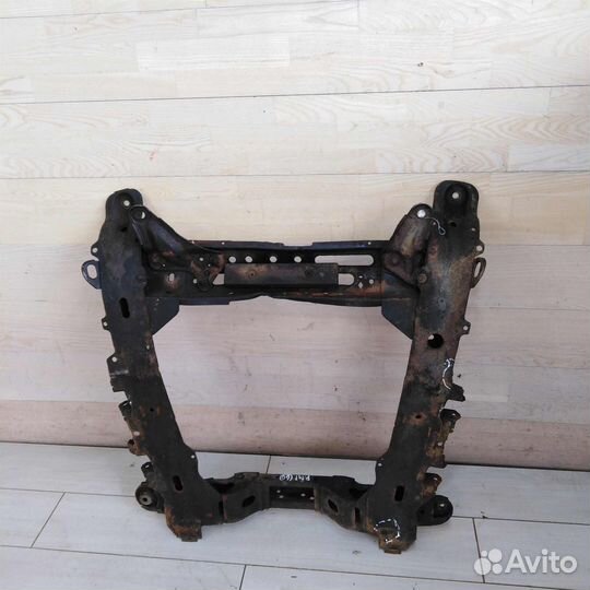 Балка передняя подрамник Renault Megane I